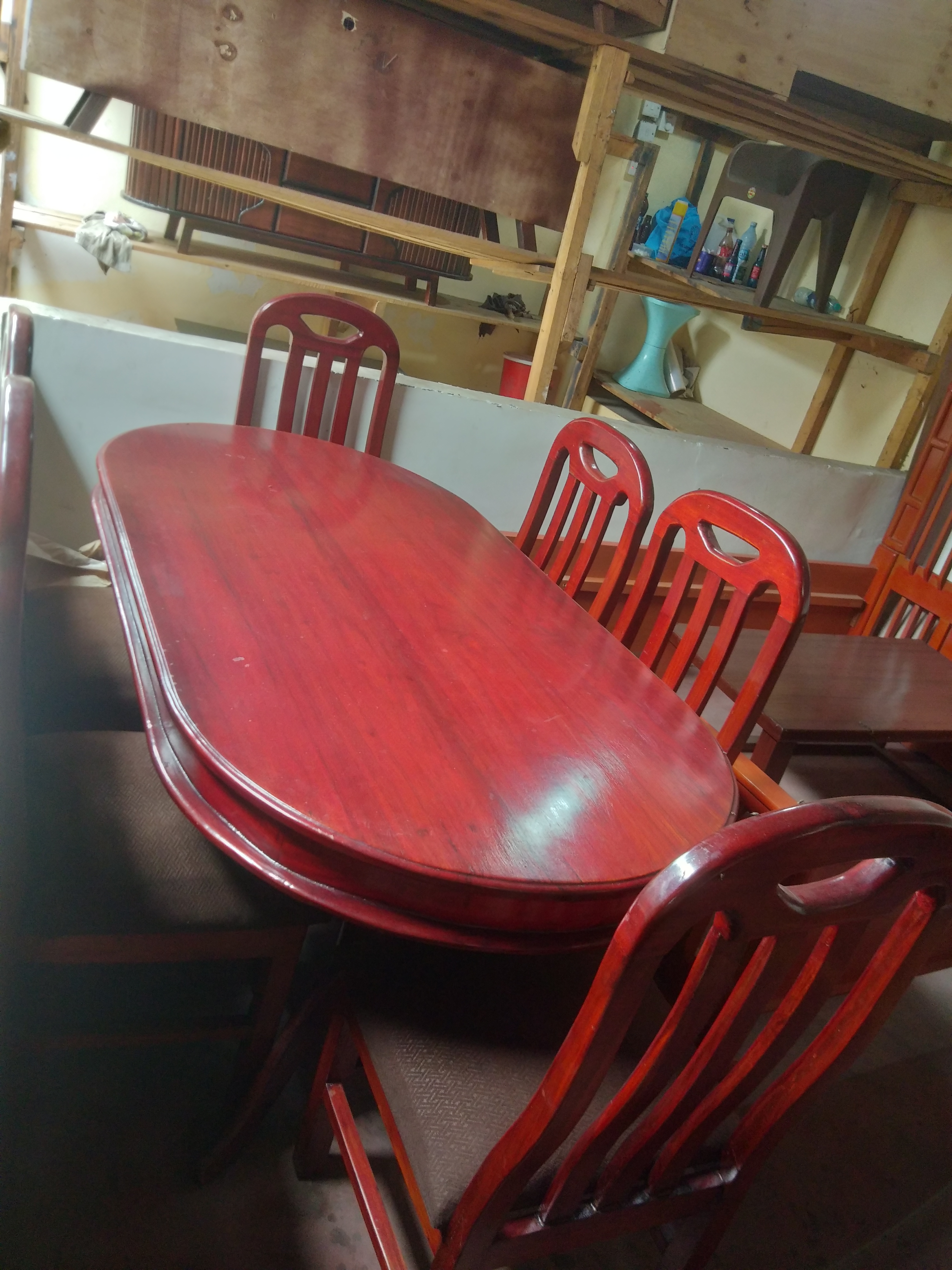 Red Texture Oval 6-Chair Dining Set